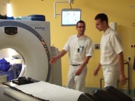 Moulding a radiation therapy mask